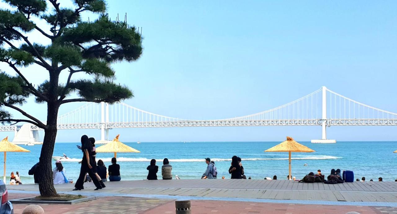 Holiday Apt Gwangan Beach Busan Exterior photo